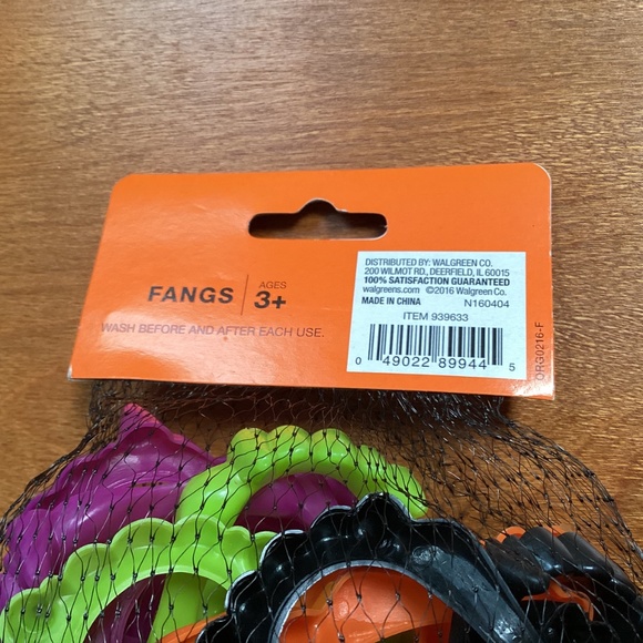 Halloween Vampire Fangs and Light Up Slap Watch Bundle New With Tag - Picture 11 of 16